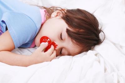 ID 100112648 When And How Should I Move My Toddler From Cot To A Bed?