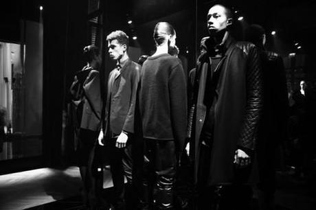 En Noir Fall/Winter 2013 Presentation | Paris Fashion Week
View...