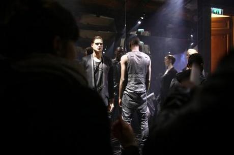 En Noir Fall/Winter 2013 Presentation | Paris Fashion Week
View...