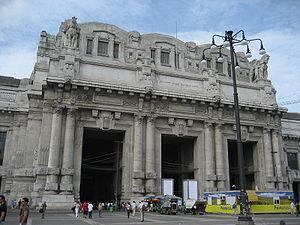 The facade of the Central train station in Mil...