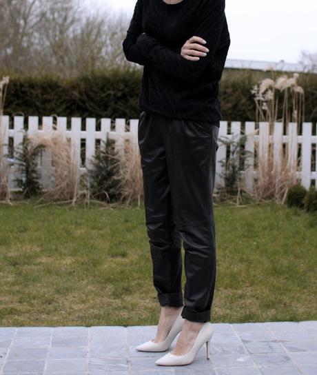 The (not so) white stilettos