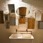 Lacrimi Si Sfinti by Cristian Corvin