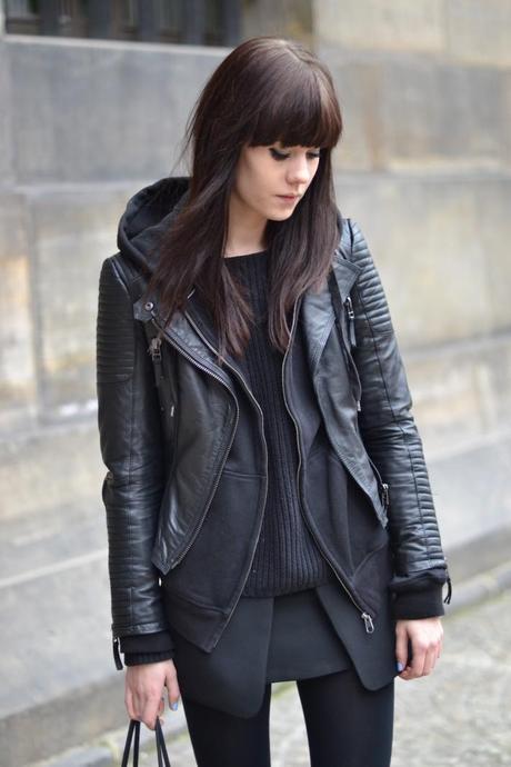 outfit all blac layering skirt hoodie