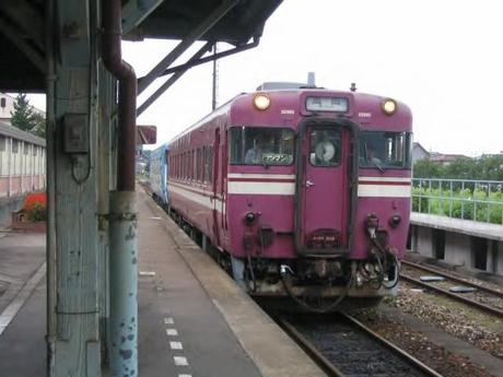 IMG 51012 単線・非電化のローカル盲腸線・城端線 / Jōhana Line,single track local cecum line.