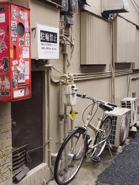 P2060173 消えつつある池袋の横丁 /  attractive alleys are disappearing from Ikebukuro,metropolitan city