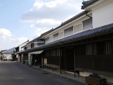 P1000386 荘厳な卯建のまちなみ，脇町 / Wakimachi   Udatsu Townscape
