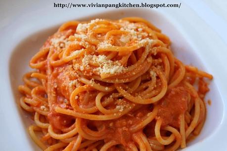 Pasta with Tomato Cream Sauce