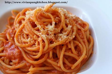 Pasta with Tomato Cream Sauce