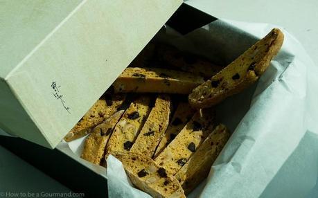 Italian biscuits with dark chocolate and hazelnut