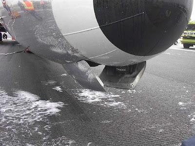 What is that thing on the MD80 nose wheel?
