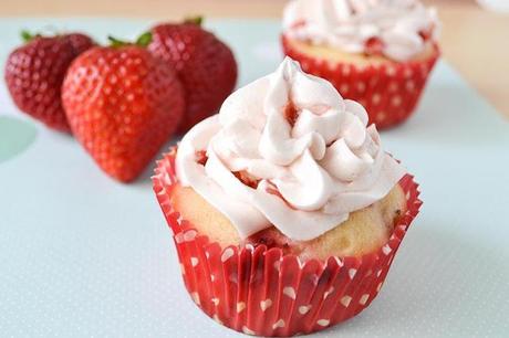 Fresh Strawberry Dream Cupcakes with Fresh Strawberry Buttercream