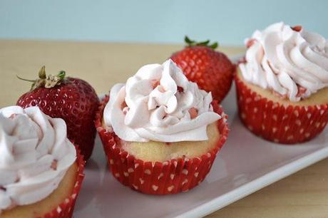 Fresh Strawberry Dream Cupcakes with Fresh Strawberry Buttercream