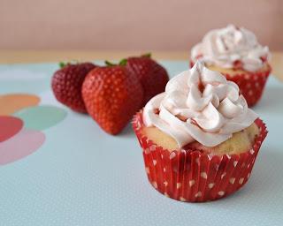 Fresh Strawberry Dream Cupcakes with Fresh Strawberry Buttercream