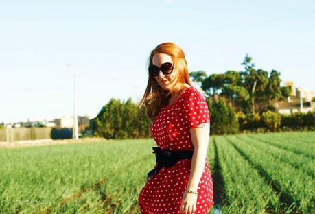 Polka dots in the Wind - Outfit by TheMowWay.com