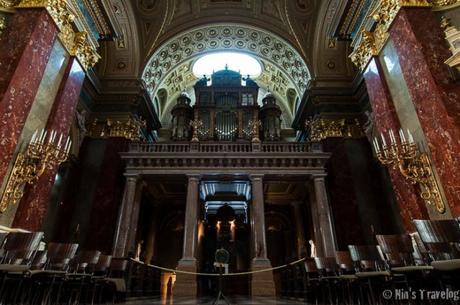 The set of organ directly opposite the altar