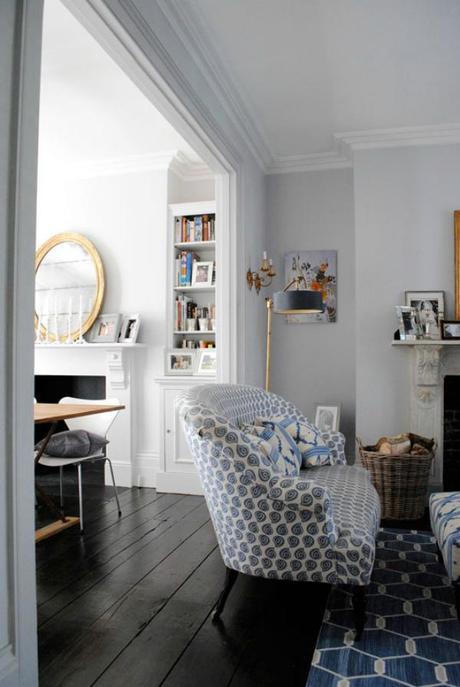 Clever-Blog-Apartment-Therapy-Nook-And-Sea-Katharine-And-James-Glamorous-Family-Home-In-London-House-Tour-Living-Room-Blye-White-Gold-Mirror-Pattern-Rug-Sofa-Couch-Pillow-Basket-Fireplace-Mantel-Dining-Dark-Wood-Floors-Flooring