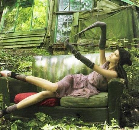 ilovegreeninsp_Editorial - Second Nature Vogue UK Nov06 by Corrine Day via truebluejen @ tFS 3