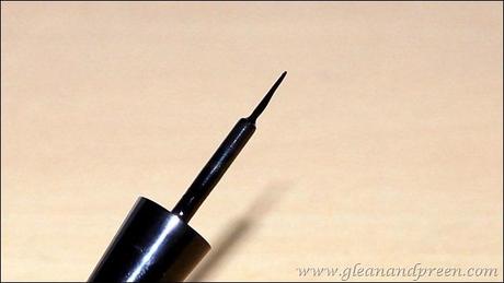 Maybelline HyperGlossy Liquid Liner Review Applicator