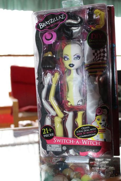 Bratzillaz Switch a Witch Packaging