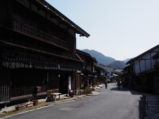 P3090086 木曽妻籠宿，ありし江戸の世の姿のままに / Tsumago juku post town, will take you back in time to the Edo Period.