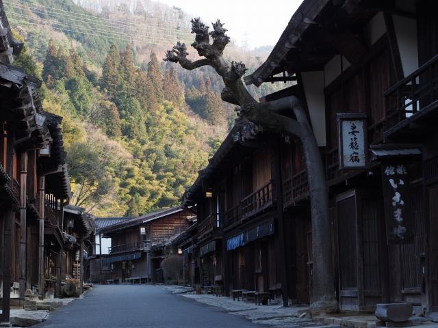 P3090246 木曽妻籠宿，ありし江戸の世の姿のままに / Tsumago juku post town, will take you back in time to the Edo Period.