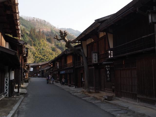 P3090185 木曽妻籠宿，ありし江戸の世の姿のままに / Tsumago juku post town, will take you back in time to the Edo Period.