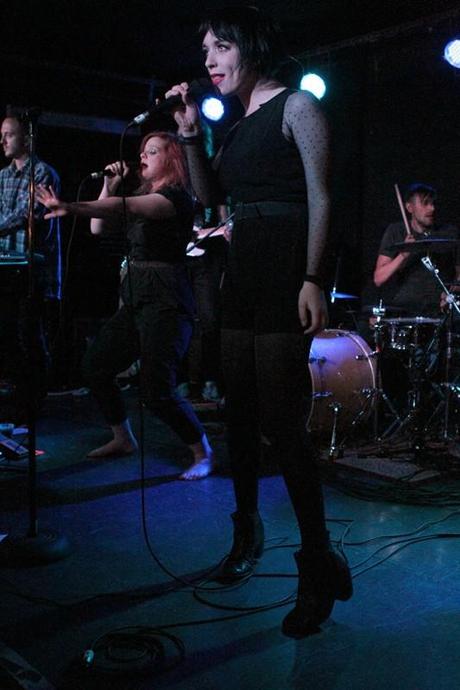 IMG 9553 533x800 ALPINE MADE THEIR NYC DEBUT AT MERCURY LOUNGE [PHOTOS]