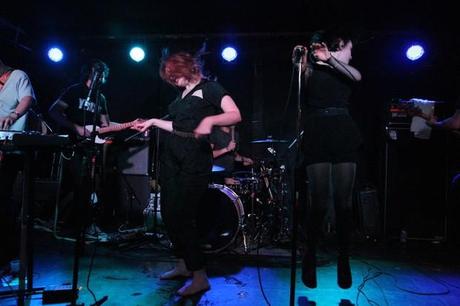 IMG 9864 620x413 ALPINE MADE THEIR NYC DEBUT AT MERCURY LOUNGE [PHOTOS]