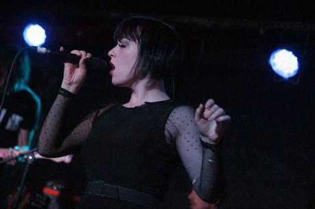IMG 9542 620x413 ALPINE MADE THEIR NYC DEBUT AT MERCURY LOUNGE [PHOTOS]