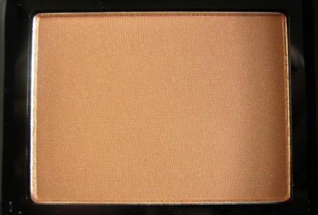 A picture of smooch cosmetics blush in kookie crumble.