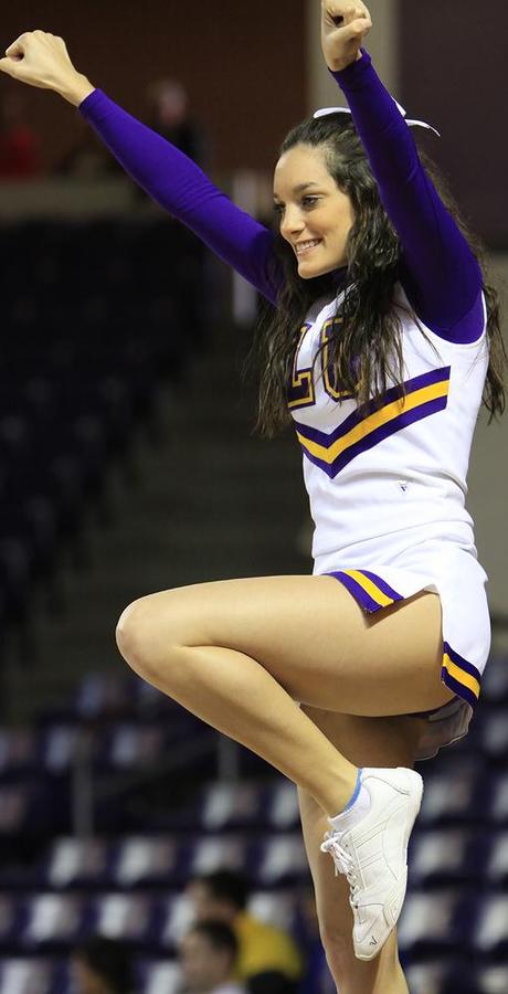 Lipscomb University Cheerleaders