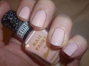 Barry Textured Nails Kingsland Road