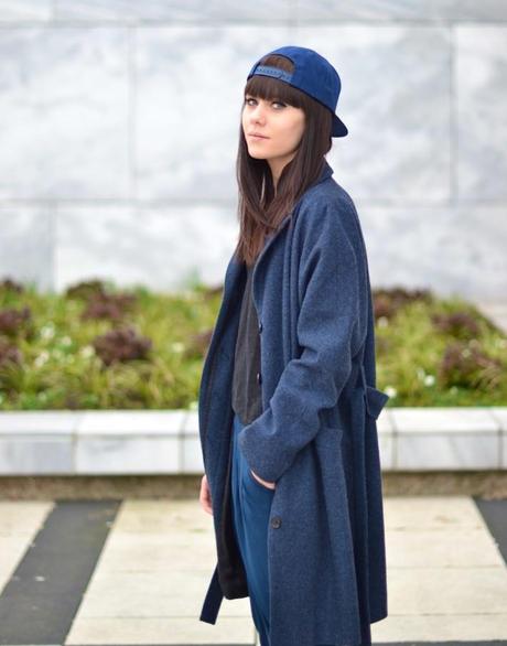 outfit oversized navy coat lovelybylucy