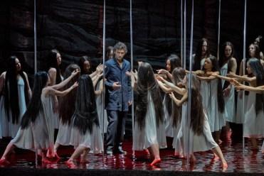 Jonas Kaufmann & Flower Maidens (Ken Howard / Met Opera)