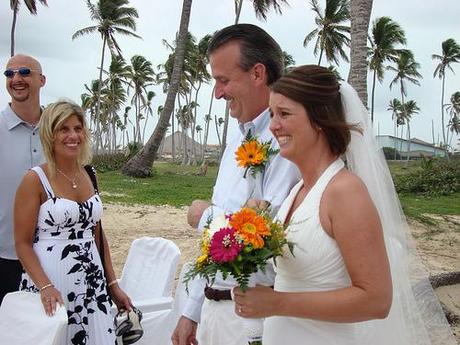 bride and father of the bride walk down aisle