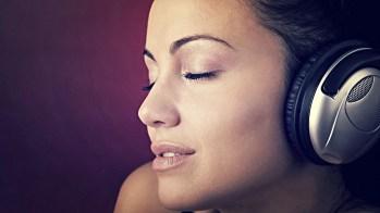 headphones-brunettes-women-models-closed-eyes-faces-1920x1080-hd-wallpaper
