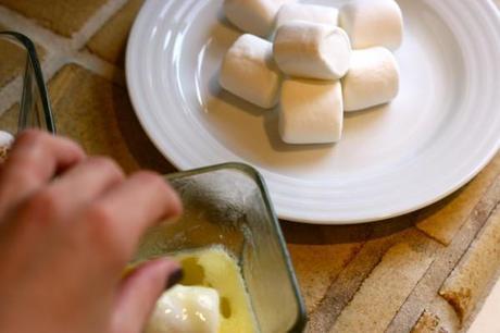 Gooey-Marshmellow-Puffs-Easter-Entertaining-Simple-Recipe-Holiday-Rolls-Bread-Baking-Butter-2