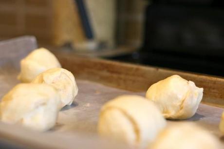 Gooey-Marshmellow-Puffs-Easter-Entertaining-Simple-Recipe-Holiday-Rolls-Bread-Baking-5