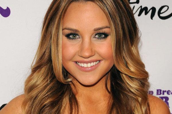 amanda bynes pierces cheeks covet her closet celebrity gossip fashion how to trends 2013 trainwreck hot mess