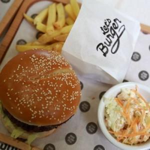 Lets_Burger_Blueberry_Square_Dbayeh31