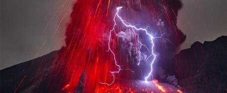 Volcanic Lightning Photographed by Martin Rietze
