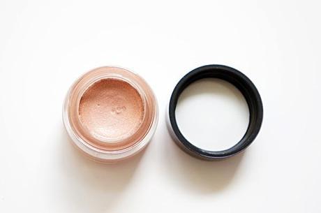 Estée Lauder Pure Color Stay-On Shadow Paint Review Estée Lauder Pure Color Stay-On Shadow Paint Review