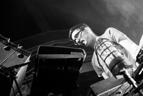 gus 2 620x419 ALT JS CHILLINGLY BEAUTIFUL SET AT WEBSTER HALL [PHOTOS]