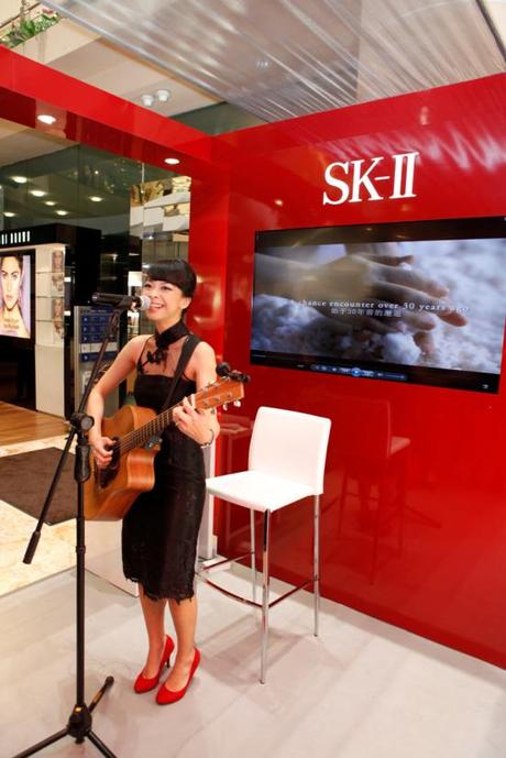SK-II It Girl Sara closes the event with a special performance