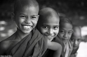 Kyaw_Kyaw_Winn-Novice-monks-smiling