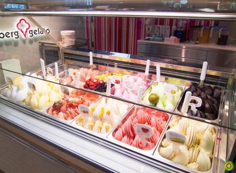 Froshberg Gelato: Ferrero Rocher & Peach-Mango IMG_2485