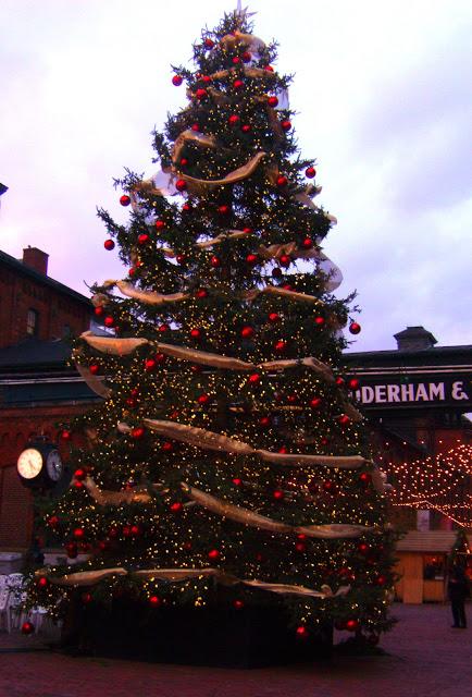 Christmas Fair at the Historic Distillery District in Toronto!