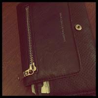 Random Thursday: What's In My Purse...