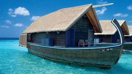 http://cdn.inthralld.com/wp-content/uploads/2012/04/Boat-Hotel-at-Cocoa-Island-Maldives-1.jpg
