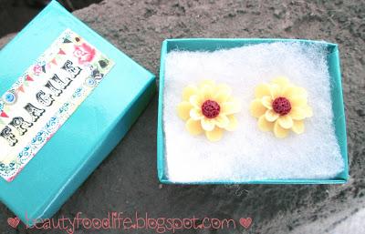 daisy flower earrings, vintage earrings, beautiful earring, etsy store , beautyfoodlfie.blogspot.com